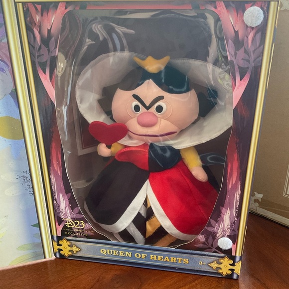 D23 exclusive Queen of Hearts Alice in Wonderland Mary Blair 70th - Picture 7 of 8